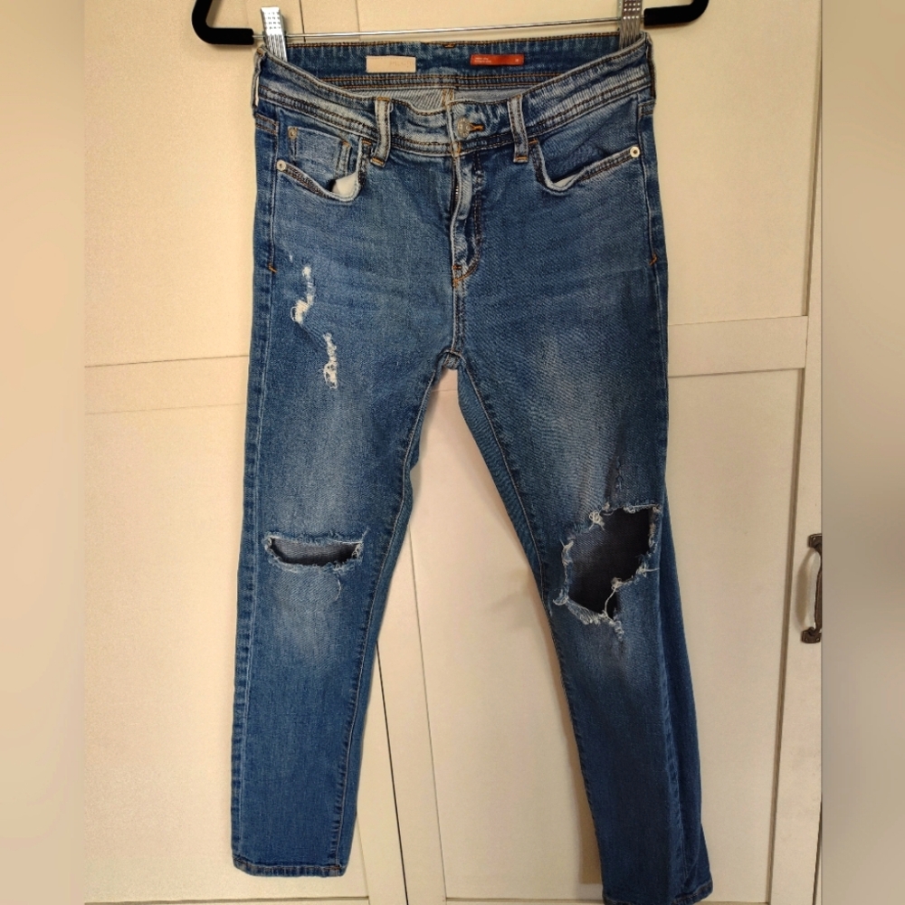 Anthropologie Pilcro Jeans Sz 26".  Inseam 28"  Mid Rise 10.5" Semi Destroyed